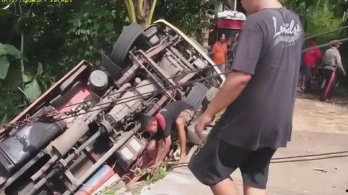 车上拍视频吃瓜,吃瓜群众的快乐时光