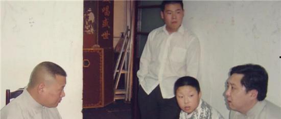 德云社集体吃瓜,揭秘相声界的欢乐时光