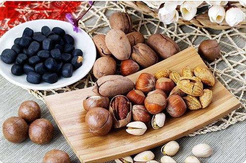 泰剧坚果吃瓜,甜蜜爱情与成长之旅