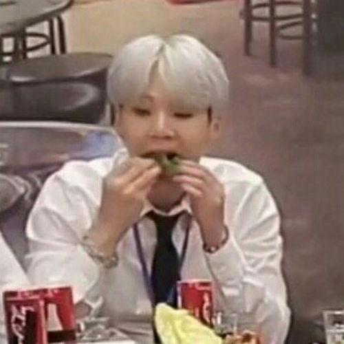 防弹少年团吃瓜,那些你不知道的“吃瓜”瞬间