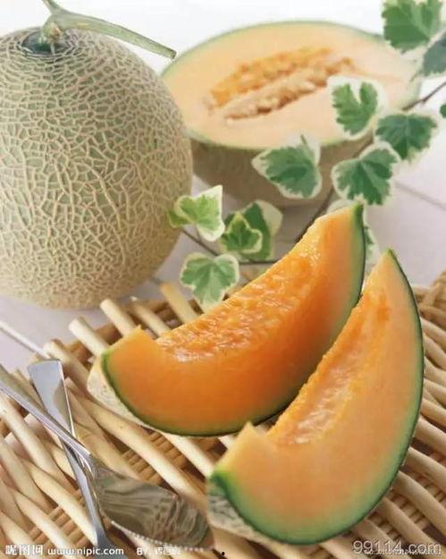 吃菠萝可以吃哈密瓜吗,探索跨界美食的奇妙组合
